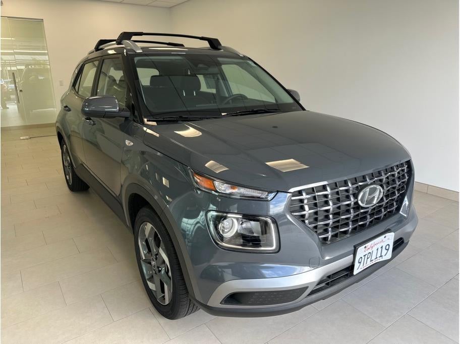 2025 Hyundai VENUE SEL Sport Utility 4D