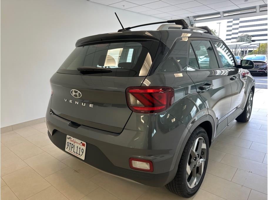 2025 Hyundai VENUE SEL Sport Utility 4D