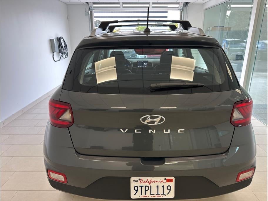 2025 Hyundai VENUE SEL Sport Utility 4D